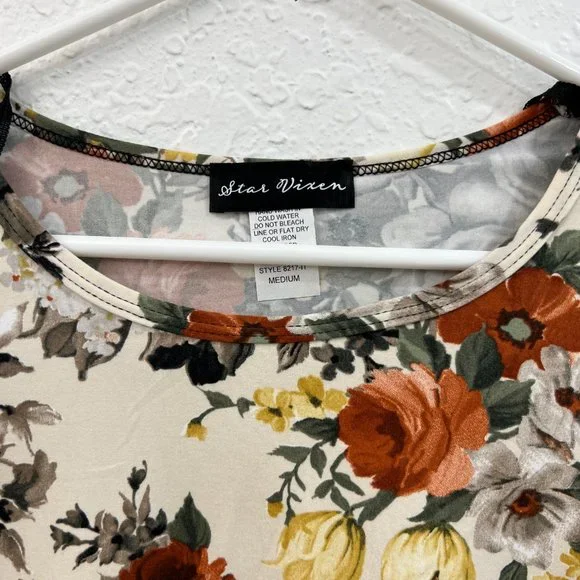 Star Vixen Women's Elbow Sleeve Hanky Hem Tunic Size Medium Light Floral - Picture 5 of 5